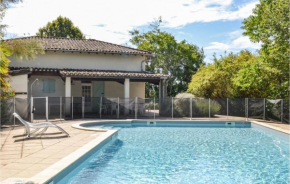 Nice home in Durfort Lacapelette w/ Outdoor swimming pool, WiFi and 3 Bedrooms